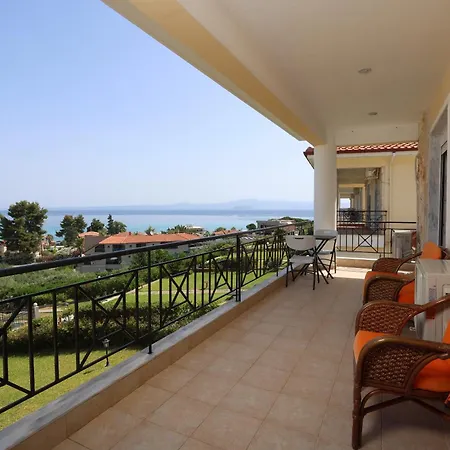 Willa Seaview With Shared Pool In Pefkochori