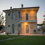 Willa Seaview With Shared Pool In Pefkochori