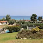 Seaview With Shared Pool In Willa *
