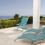 Seaview With Shared Pool In *