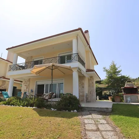 Seaview With Shared Pool In *