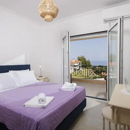 Villa Seaview With Shared Pool In