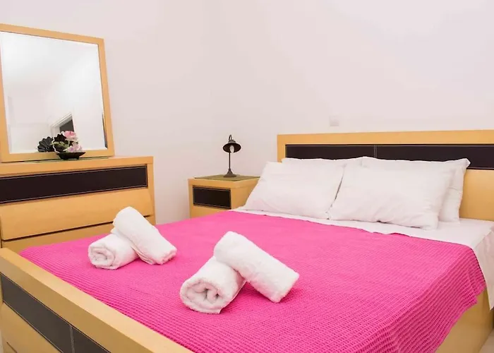 Seaview With Shared Pool In