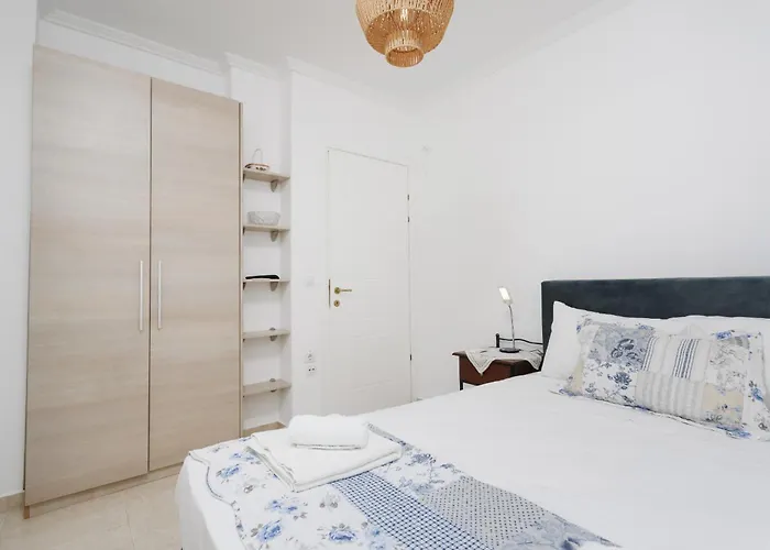 Seaview With Shared Pool In *