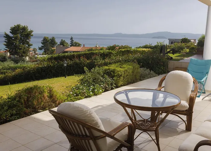 Seaview With Shared Pool In