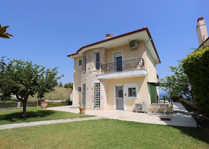 Seaview With Shared Pool In *