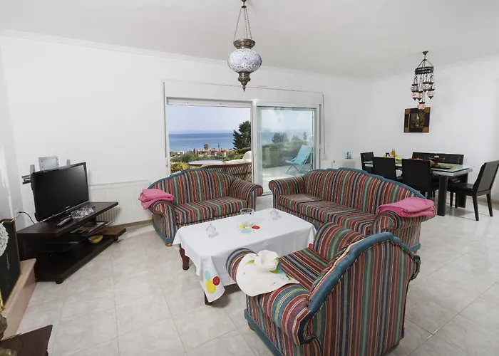 Seaview With Shared Pool In Πευκοχώρι