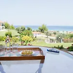 Seaview With Shared Pool In