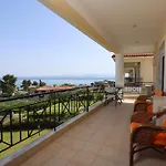 Villa Seaview With Shared Pool In Pefkochori