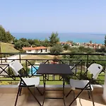 Villa Seaview With Shared Pool In Pefkochori