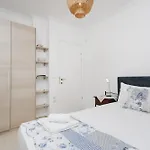 Seaview With Shared Pool In *