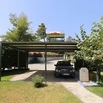 Seaview With Shared Pool In Villa *