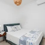Villa Seaview With Shared Pool In Pefkochori