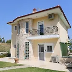 Seaview With Shared Pool In Villa
