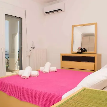 Seaview With Shared Pool In
