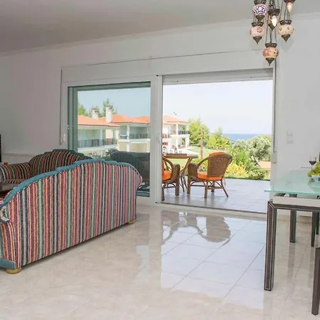 Villa Seaview With Shared Pool In *