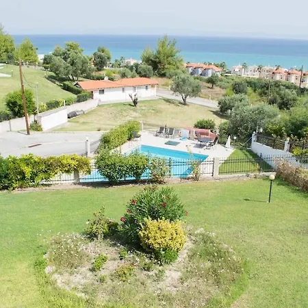 Seaview With Shared Pool In