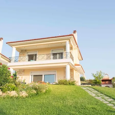 Seaview With Shared Pool In Pefkochori