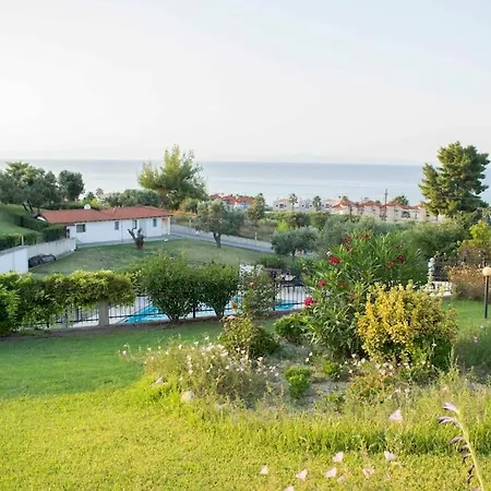 Villa Seaview With Shared Pool In