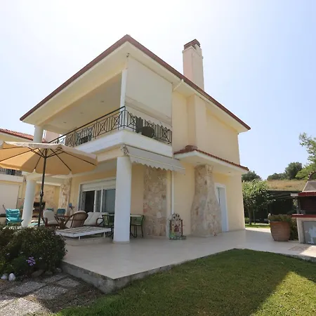 Seaview With Shared Pool In Pefkochori