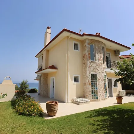Villa Seaview With Shared Pool In Pefkochori