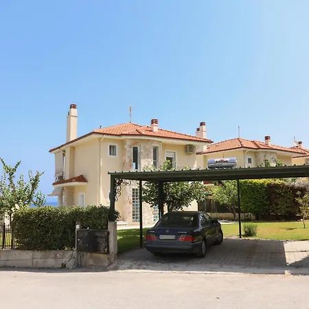 Seaview With Shared Pool In *