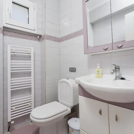 Seaview With Shared Pool In