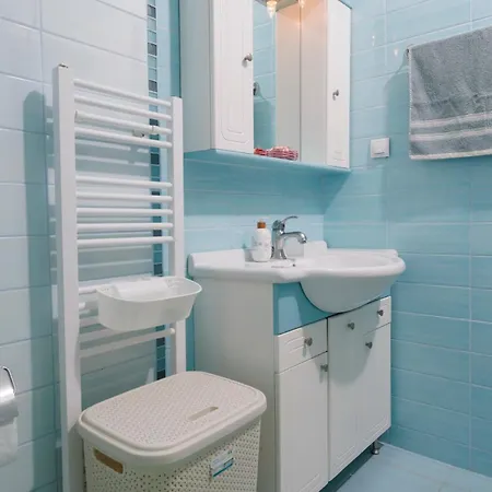 Seaview With Shared Pool In *