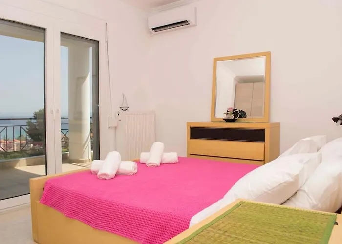 Seaview With Shared Pool In