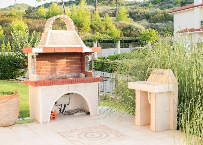 Seaview With Shared Pool In *