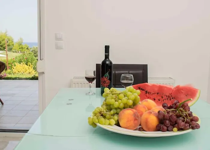 Seaview With Shared Pool In Villa *