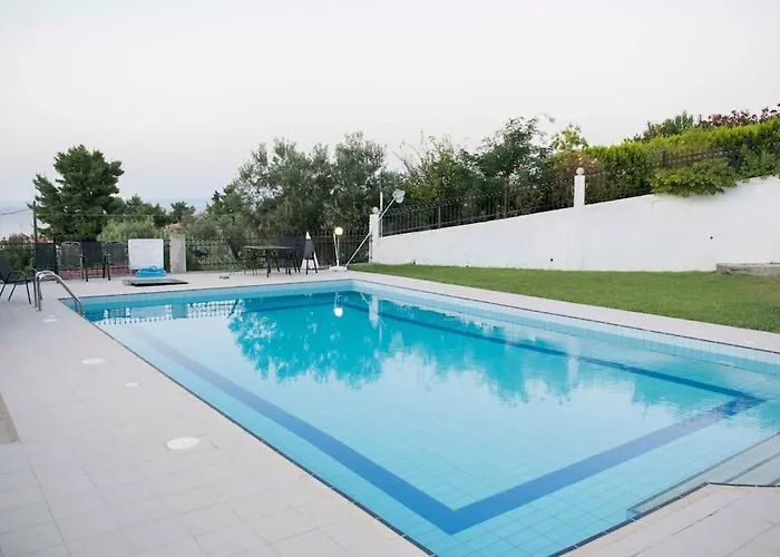 Seaview With Shared Pool In Pefkochori