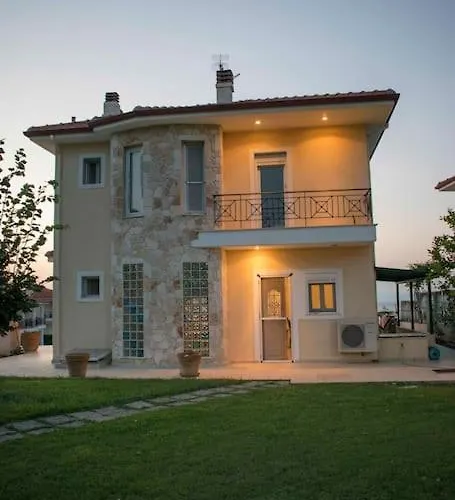 Villa Seaview With Shared Pool In Pefkochori