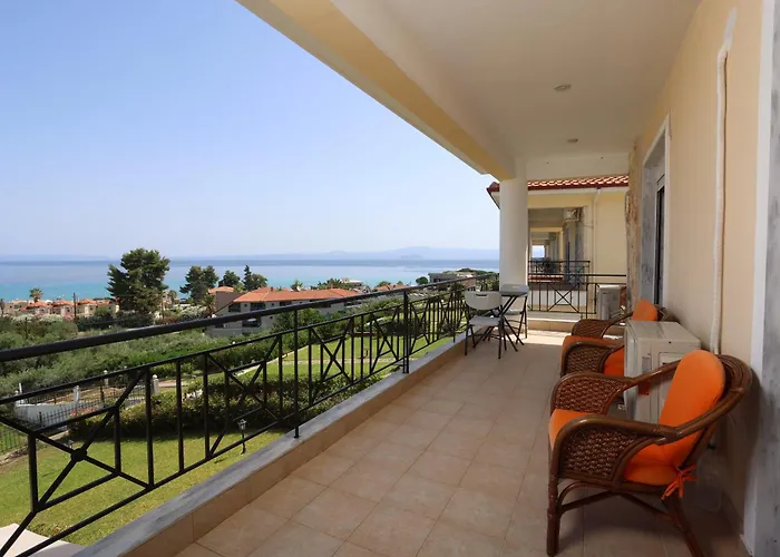Villa Seaview With Shared Pool In Pefkochori