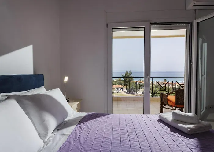 Villa Seaview With Shared Pool In *