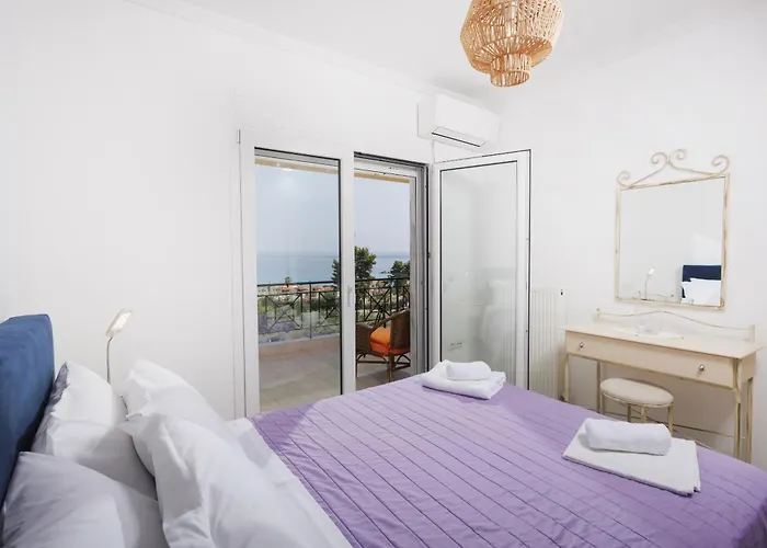 Villa Seaview With Shared Pool In