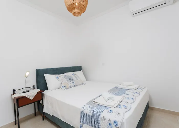 Villa Seaview With Shared Pool In Pefkochori