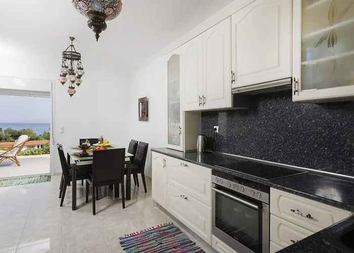 Villa Seaview With Shared Pool In *